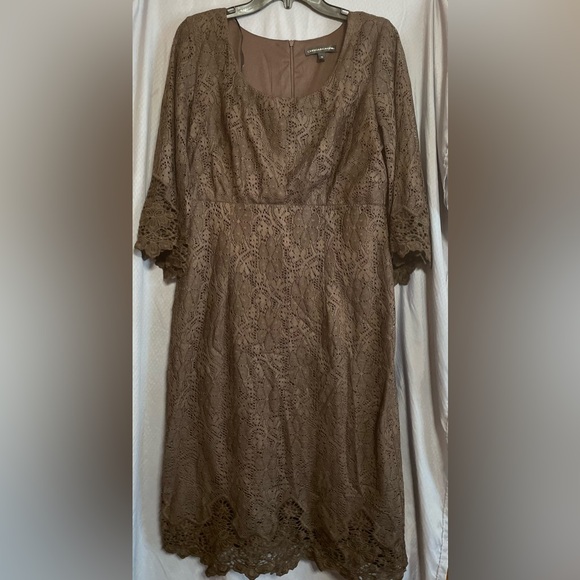 Chic Lace Long Sleeve Dress in Brown - Picture 2 of 7